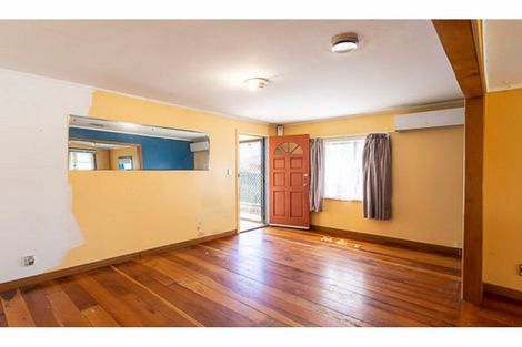 Photo of property in 26 Woodglen Road, Glen Eden, Auckland, 0602