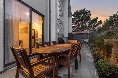 Photo of property in 3a Koreke Close, Kenepuru, 5022