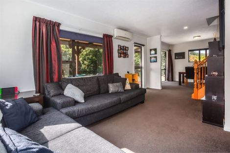 Photo of property in 9 Seagull Place, Whitby, Porirua, 5024