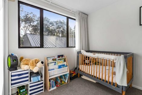 Photo of property in 23 Tokai Place, Glen Eden, Auckland, 0602