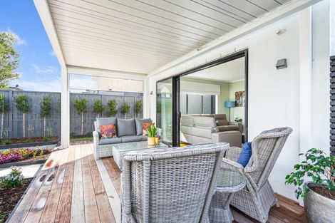 Photo of property in 6 Sacred Kingfisher Road, Hobsonville, Auckland, 0616