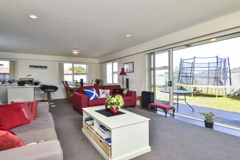 Photo of property in 12 Lime Crescent, Papakura, 2110