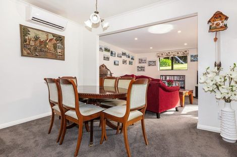 Photo of property in 68 Kiwi Crescent, Tawa, Wellington, 5028