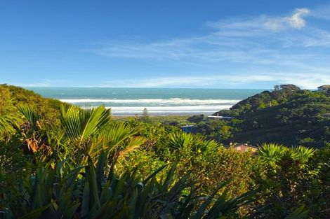 Photo of property in 111 Garden Road, Piha, 0772