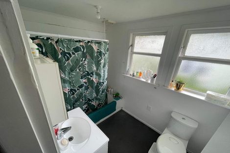 Photo of property in 24 Swansea Street, Cannons Creek, Porirua, 5024