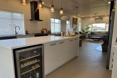 Photo of property in 5 Burness Road, Greenmeadows, Napier, 4112