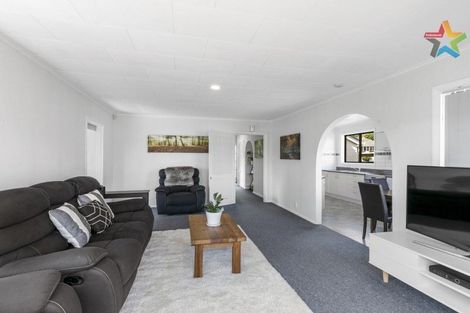 Photo of property in 195 Waddington Drive, Naenae, Lower Hutt, 5011
