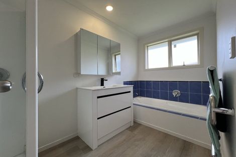 Photo of property in 38 Matija Place, Red Beach, 0932