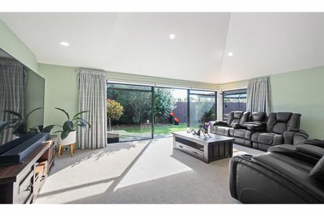 Photo of property in 16 Mansfield Drive, Kaiapoi, 7630