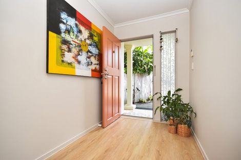 Photo of property in 20 Longview Rise, Massey, Auckland, 0614