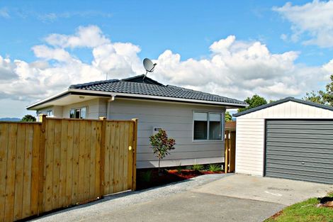 Photo of property in 8 Benchmark Drive, Massey, Auckland, 0614