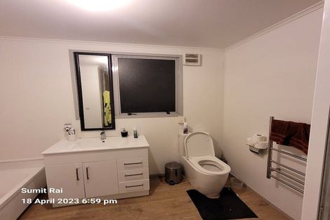 Photo of property in 14a Sunhaven Drive, Newlands, Wellington, 6037