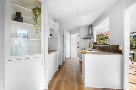 Photo of property in 63 Awaruku Road, Torbay, Auckland, 0630