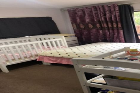 Photo of property in 16b Imperial Place, Henderson, Auckland, 0612