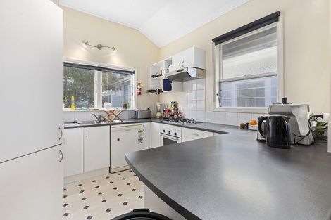 Photo of property in 102 Tinakori Road, Thorndon, Wellington, 6011