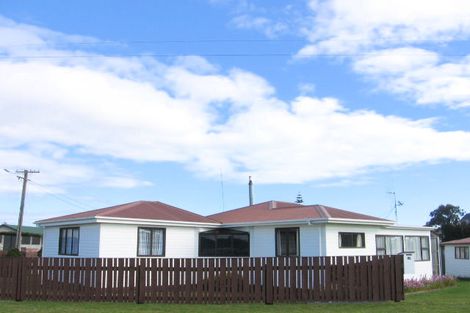 Photo of property in 12 Roore Street, Foxton Beach, Foxton, 4815