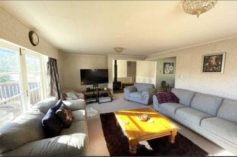 Photo of property in 1 Pohue Grove, Stokes Valley, Lower Hutt, 5019