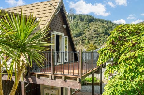 Photo of property in 246 Plateau Road, Te Marua, Upper Hutt, 5018