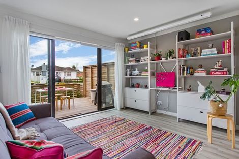 Photo of property in 16a Putini Road, Mangere Bridge, Auckland, 2022