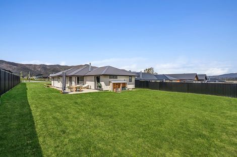 Photo of property in 7 Tomtit Crescent, Lake Hawea, Wanaka, 9382