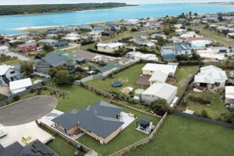 Photo of property in 20 Snappers Lane, Foxton Beach, Foxton, 4815