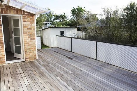 Photo of property in 32 Flanshaw Road, Te Atatu South, Auckland, 0610