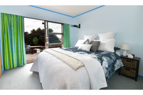 Photo of property in 77 Matija Place, Red Beach, 0932