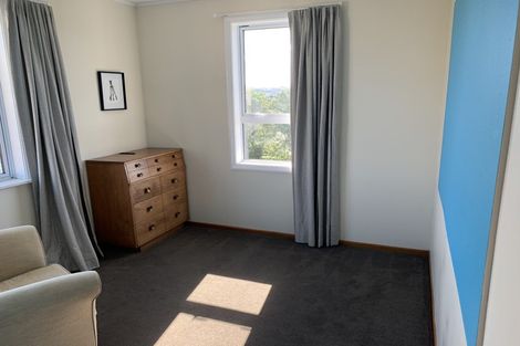 Photo of property in 26 Lyndfield Lane, Newlands, Wellington, 6037