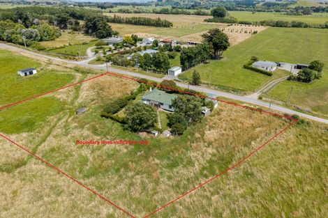 Photo of property in 72 Oparatai Road, Mangatainoka, Pahiatua, 4982