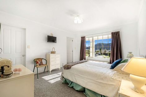 Photo of property in 22 Rimu Terrace, Waikawa, Picton, 7220