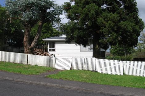 Photo of property in 9 Glenbervie Crescent, Massey, Auckland, 0614