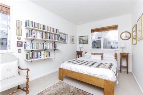 Photo of property in 154 Bleakhouse Road, Mellons Bay, Auckland, 2014