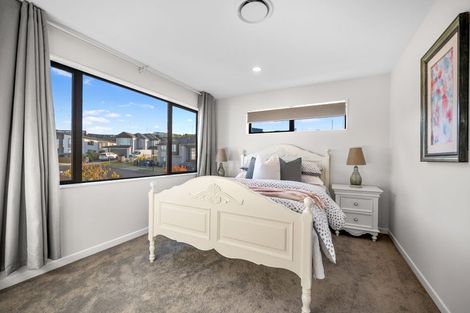 Photo of property in 14 Rathmullen Place, Pinehill, Auckland, 0632