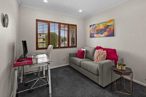 Photo of property in 28 Russell Robertson Drive, Havelock North, 4130