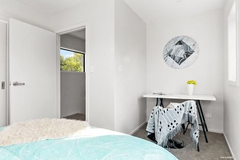 Photo of property in 8/1 Kaponga Crescent, New Lynn, Auckland, 0600