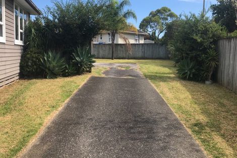 Photo of property in 24 Chippendale Crescent, Birkdale, Auckland, 0626