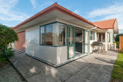 Photo of property in 10 Meadowviews Drive, Welcome Bay, Tauranga, 3112