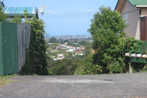 Photo of property in 3/82 Manuka Road, Glenfield, Auckland, 0629