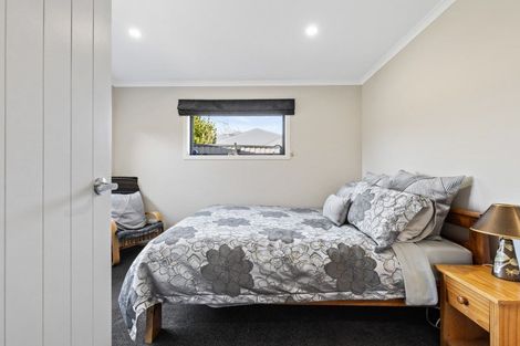 Photo of property in 15 Peter Way Place, Glenview, Hamilton, 3206