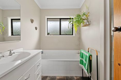 Photo of property in 74 Blomfield Street, Pukehangi, Rotorua, 3015