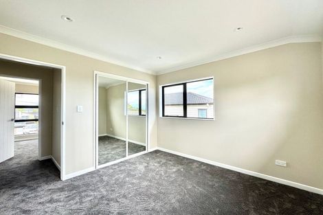 Photo of property in 8a Kelvyn Grove, Hillpark, Auckland, 2102