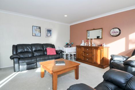 Photo of property in 10 Meadowviews Drive, Welcome Bay, Tauranga, 3112