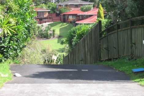 Photo of property in 2/33 Birman Close, Half Moon Bay, Auckland, 2012