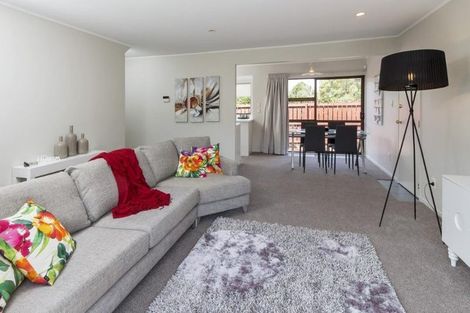 Photo of property in 2/17 Ross Martin Court, Conifer Grove, Takanini, 2112