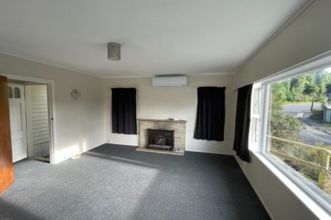 Photo of property in 9 Bellringer Crescent, Newlands, Wellington, 6037