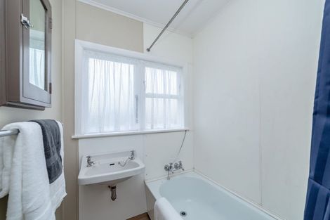 Photo of property in 50-52 Cameron Crescent, Masterton, 5810