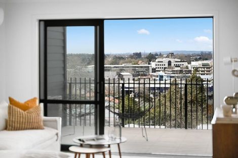 Photo of property in 3/12 Ruakiwi Road, Hamilton Lake, Hamilton, 3204
