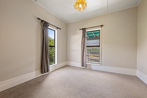 Photo of property in 62 Waikawa Road, Picton, 7220