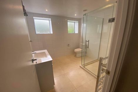 Photo of property in 2/19 Lake Road, Northcote, Auckland, 0627