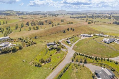 Photo of property in 22 Highlands Drive, Waipawa, 4277